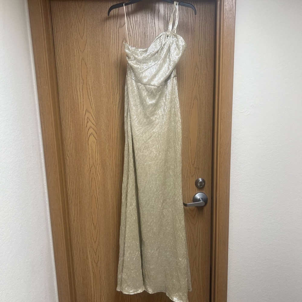 Dress - Picture 3 of 4